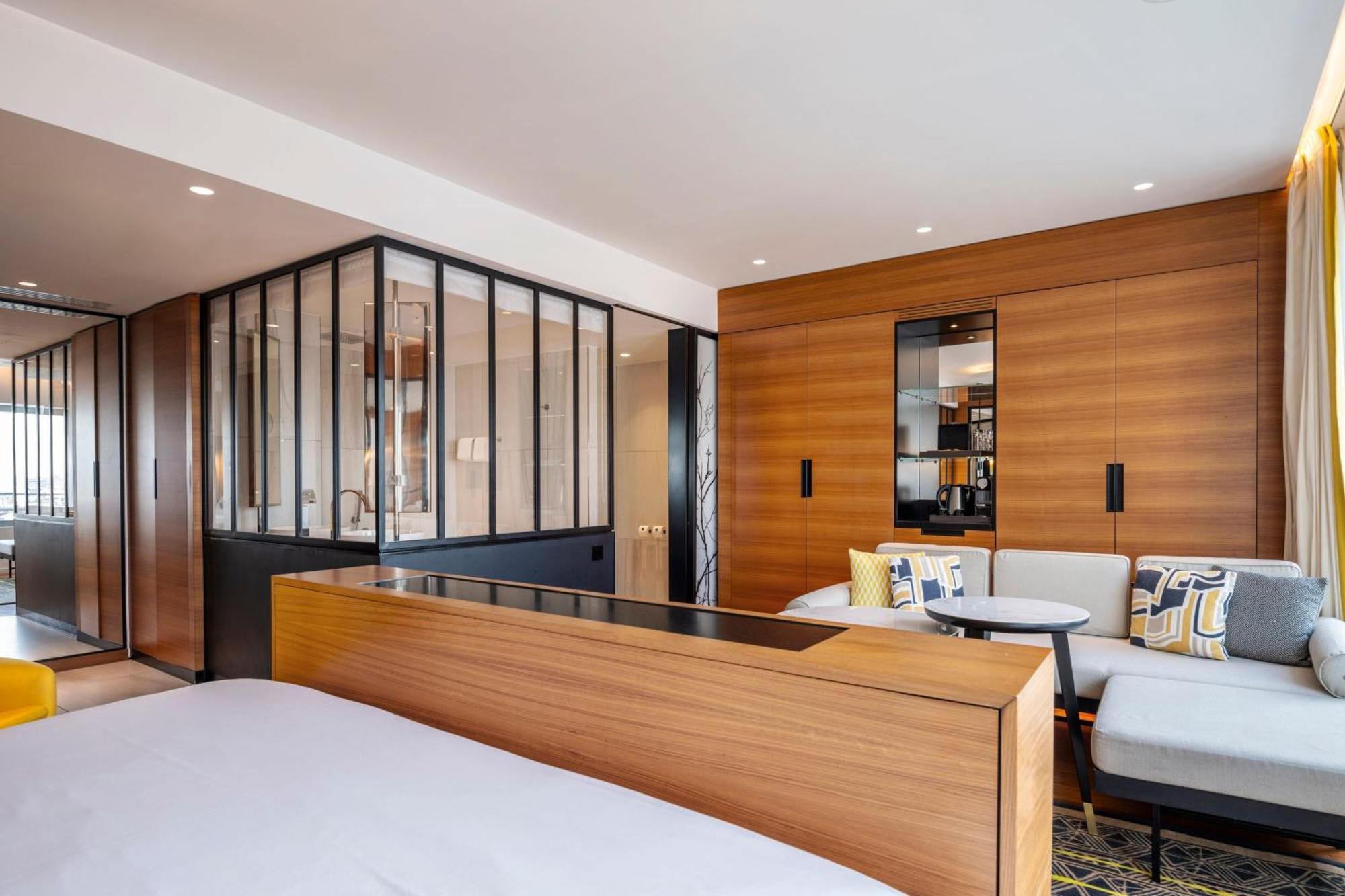 Skyline Suite Skyline View