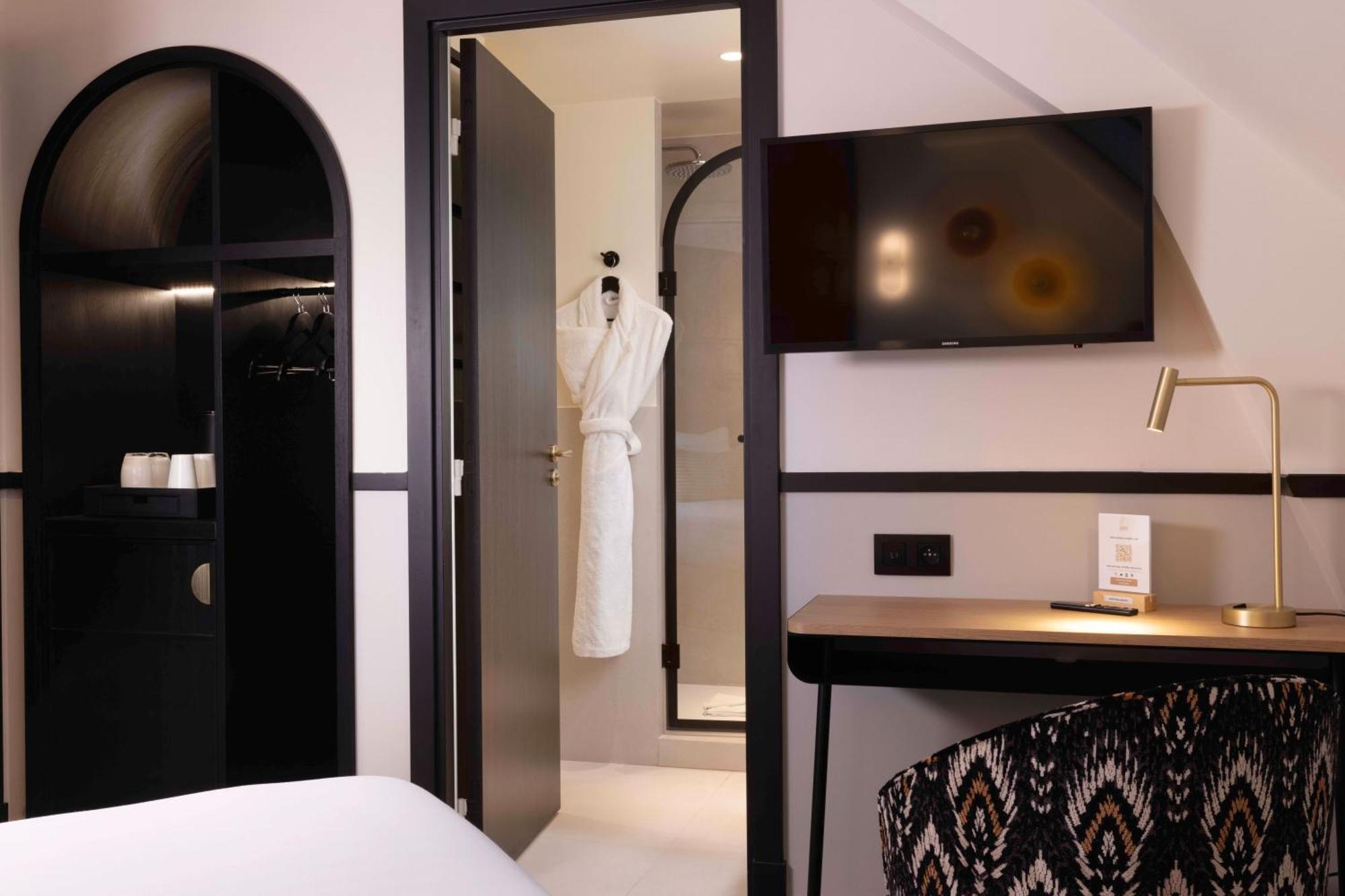 Single Room Double Bed