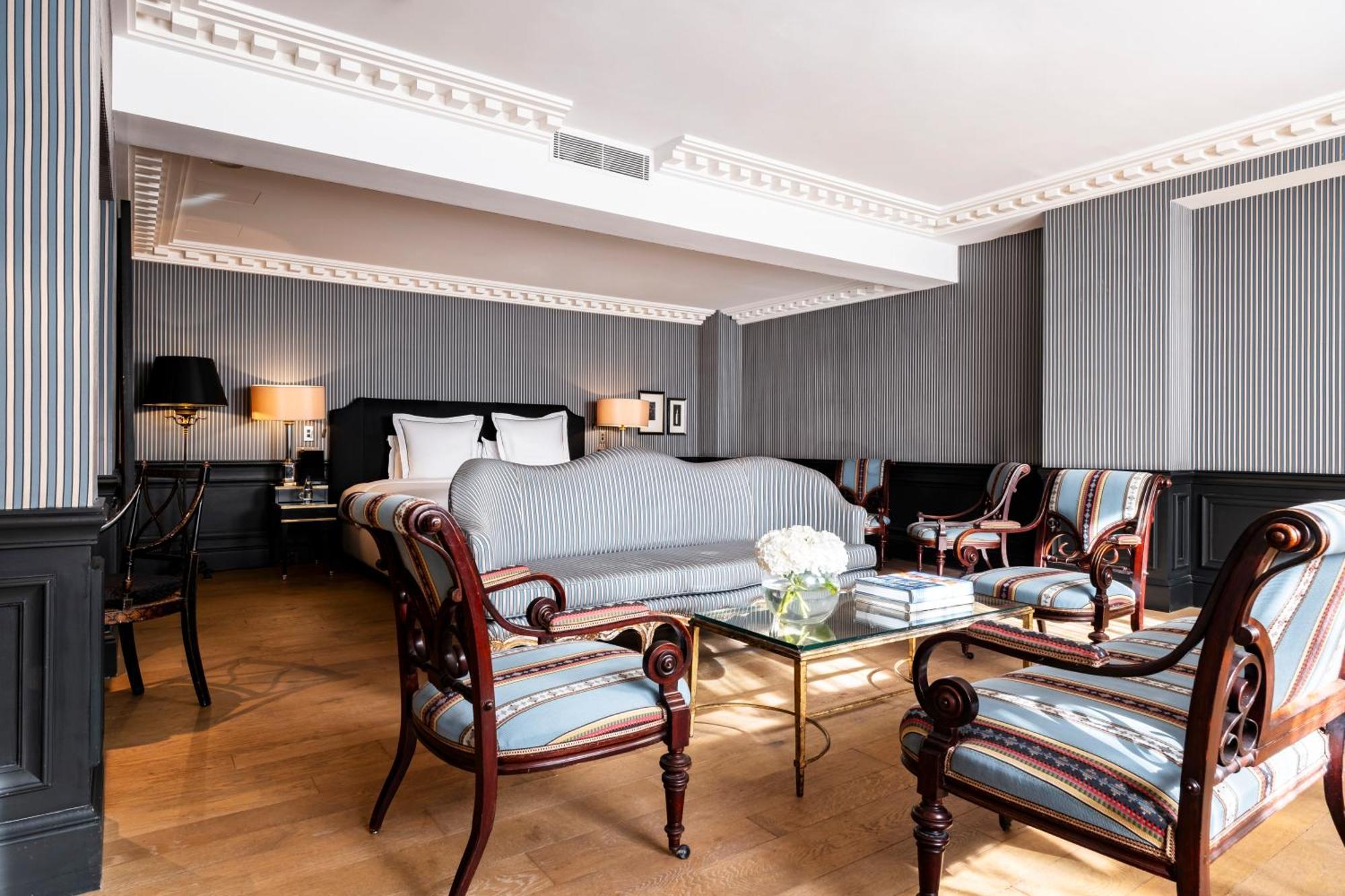 Prestige Suite, 1 King, Sofa bed