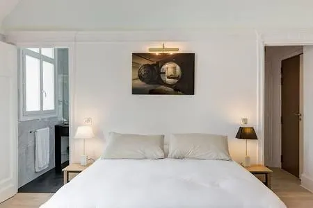 Appartement Champs Elysées-1